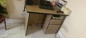শুধু টেবিলটা বিক্রি হবে