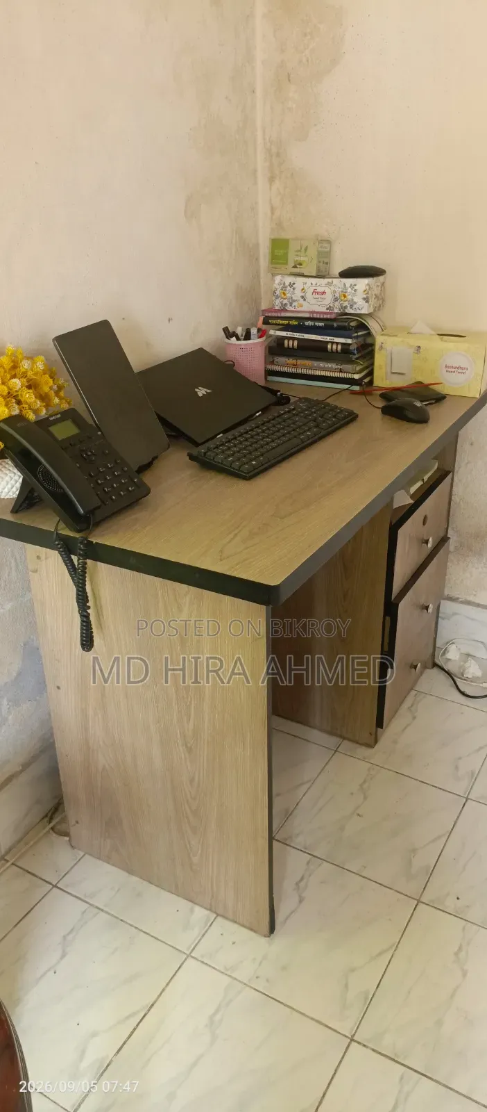শুধু টেবিলটা বিক্রি হবে
