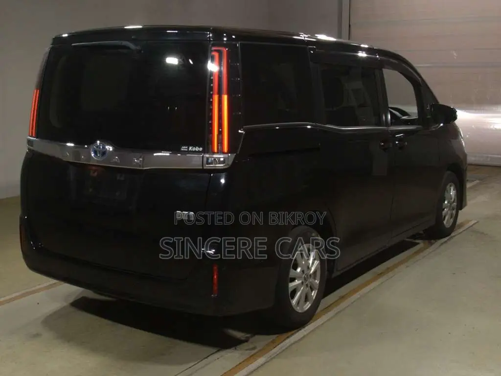 Toyota Noah 2021 Black