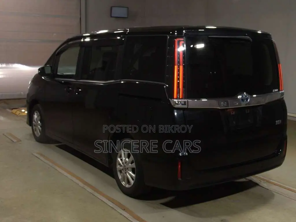 Toyota Noah 2021 Black
