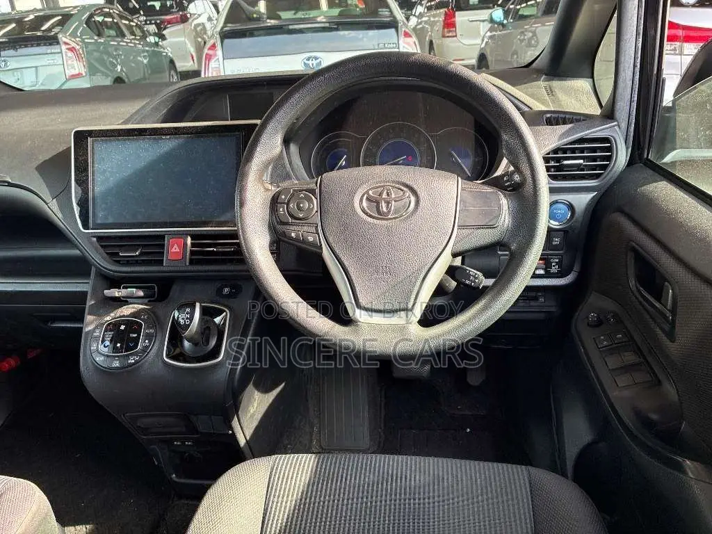 Toyota Noah 2021 Black