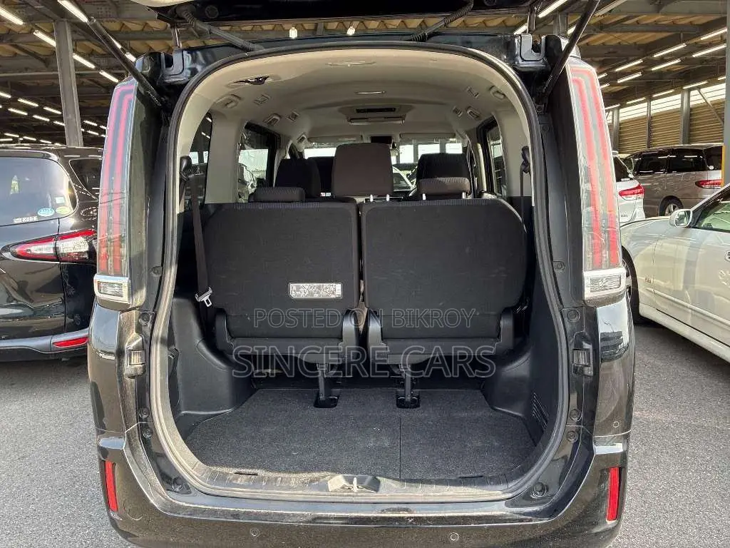 Toyota Noah 2021 Black