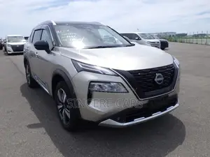 Nissan X-Trail 2023 Gold