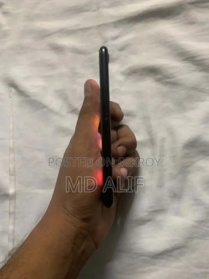 Apple iPhone SE (2020) 64 GB Black