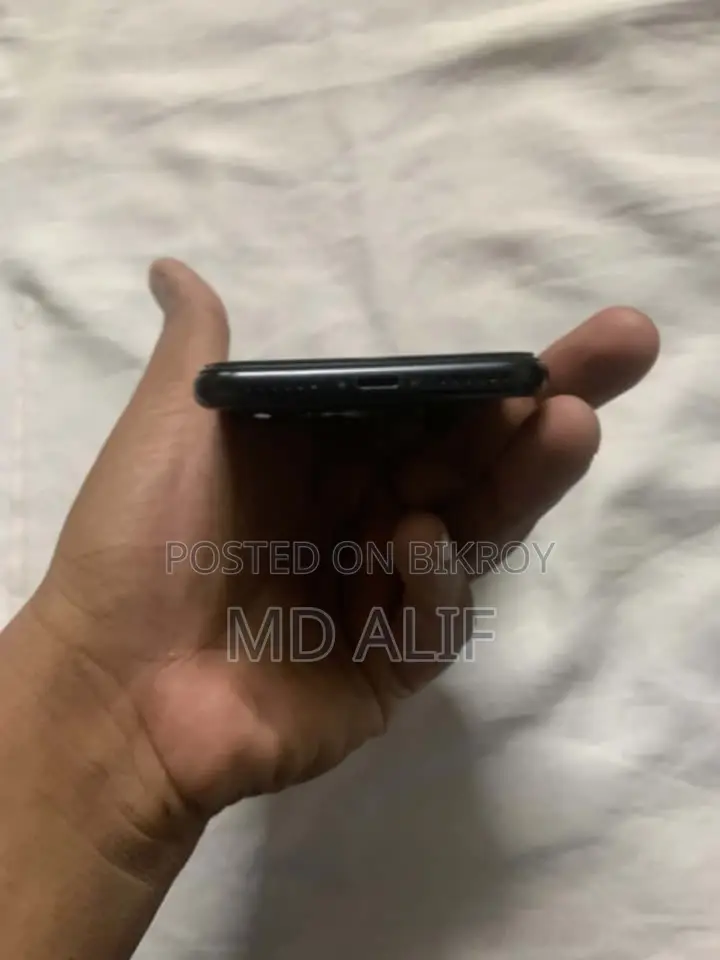 Apple iPhone SE (2020) 64 GB Black