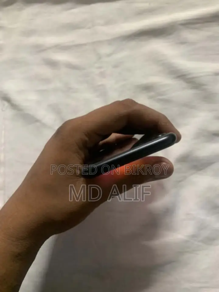 Apple iPhone SE (2020) 64 GB Black
