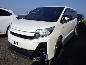 Toyota Noah 2.0 FWD (7 Seater) 2021 Pearl