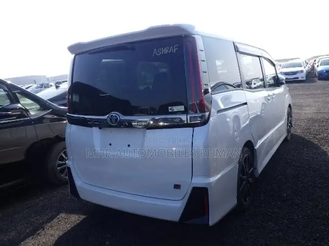 Toyota Noah 2.0 FWD (7 Seater) 2021 Pearl