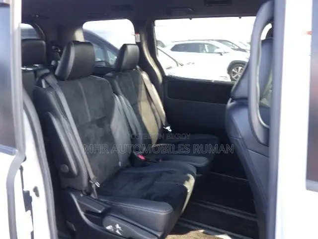 Toyota Noah 2.0 FWD (7 Seater) 2021 Pearl