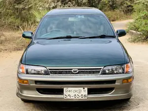 Toyota Corolla G-Touring 2000 Green