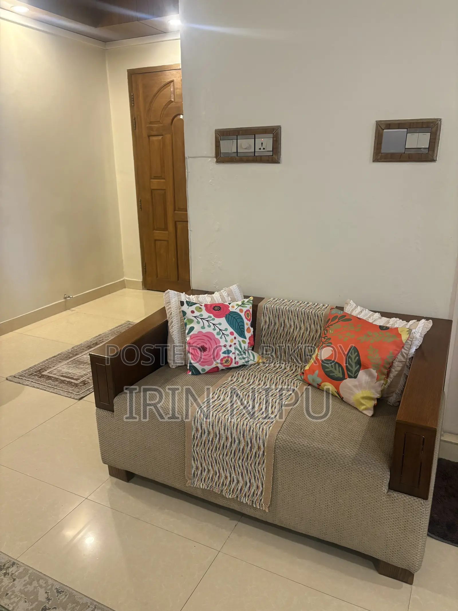 6 Seater sofa. Very Good condition. Hatil Brand.