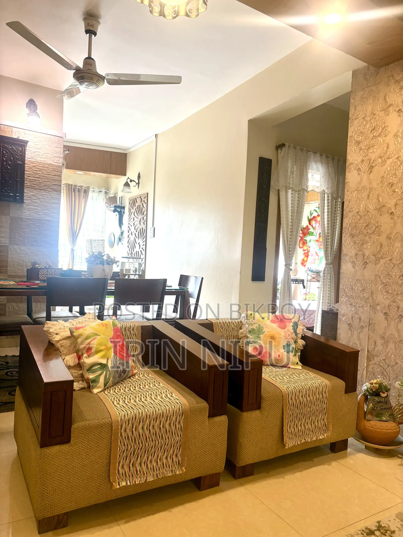 6 Seater sofa. Very Good condition. Hatil Brand.