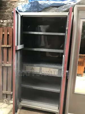 ২পাল্লা স্টিলের আলমারী