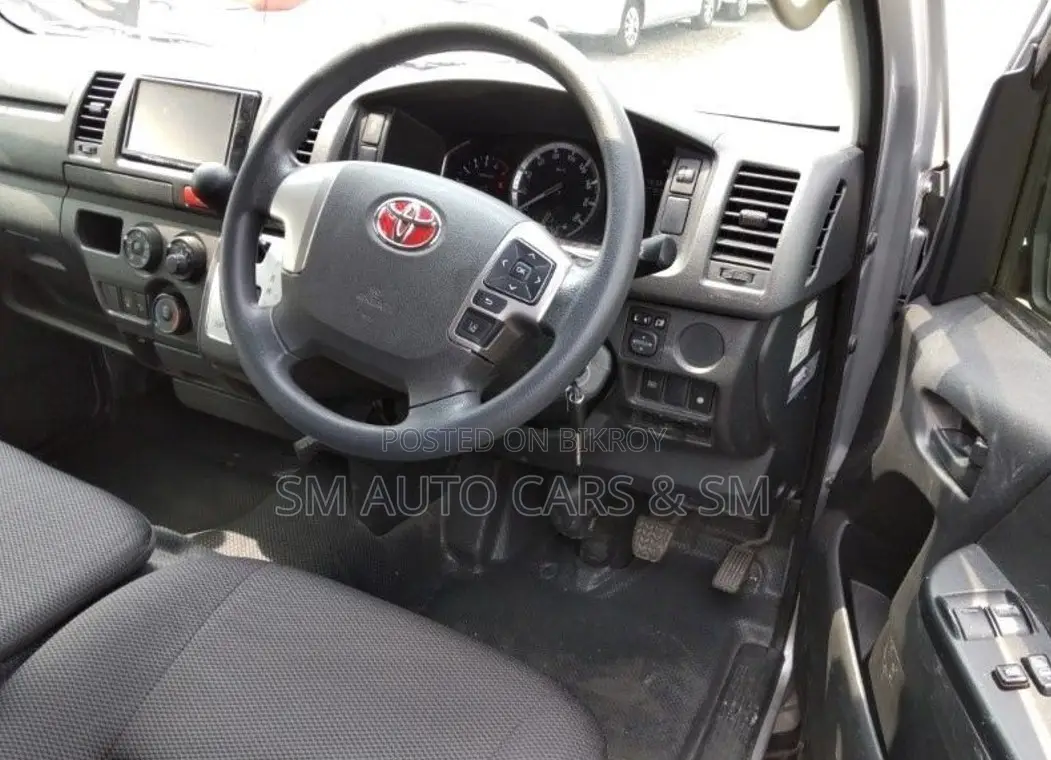 Toyota HiAce 2020 Silver