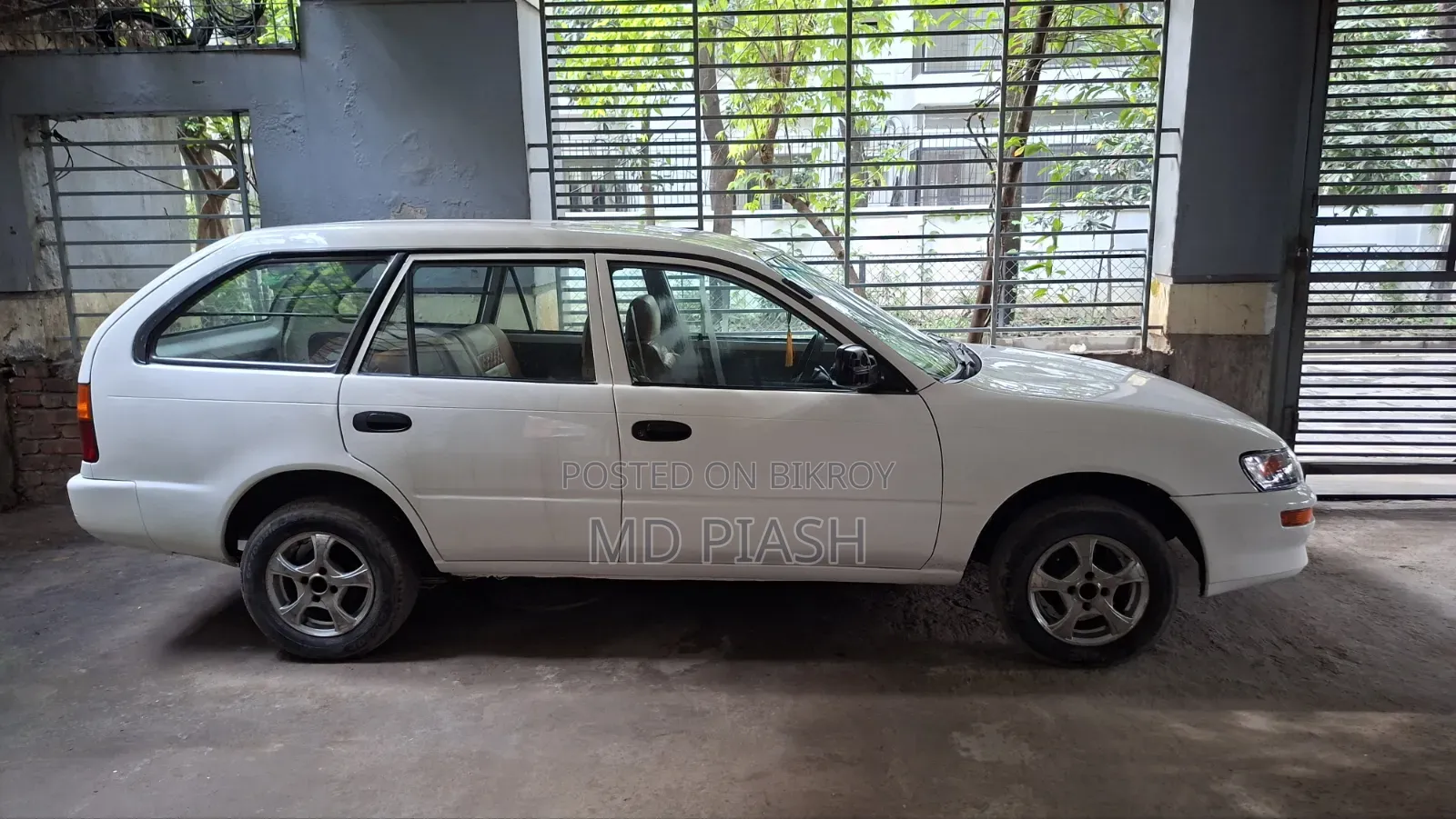 Toyota Corolla II 1999 White