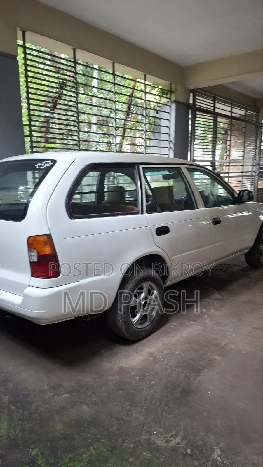 Toyota Corolla II 1999 White