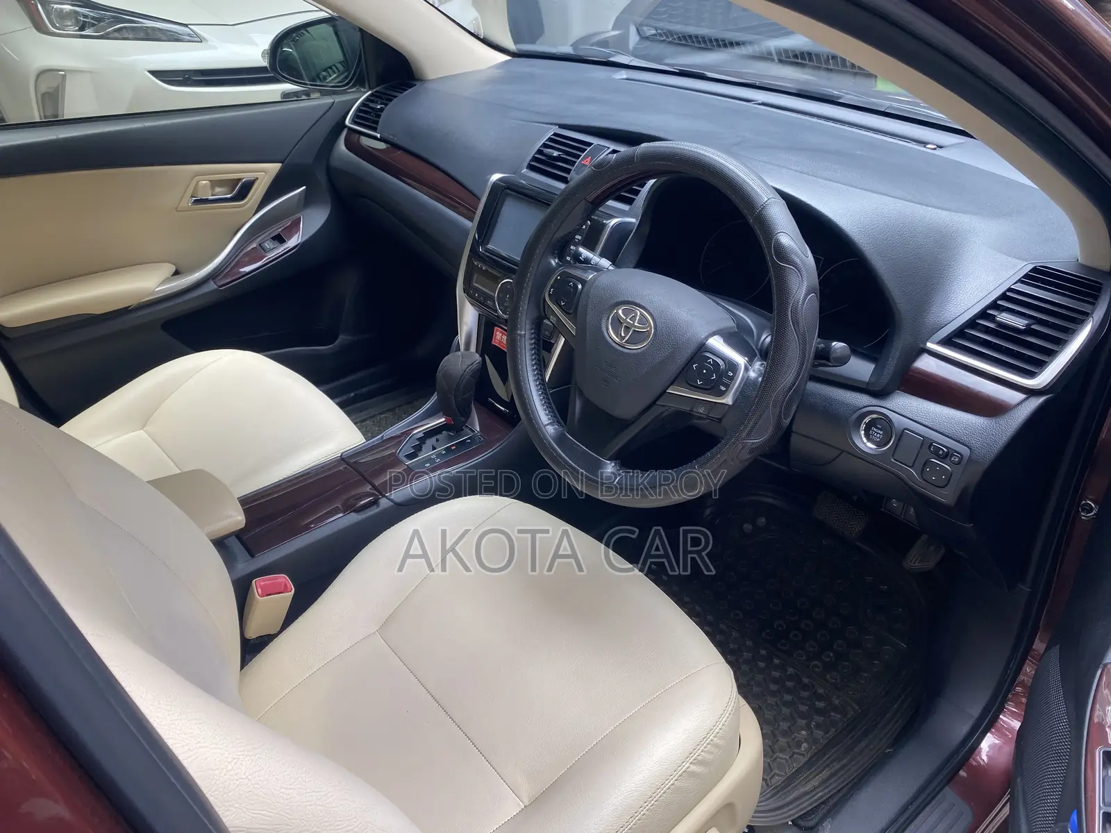 Toyota Premio 2020 Maroon