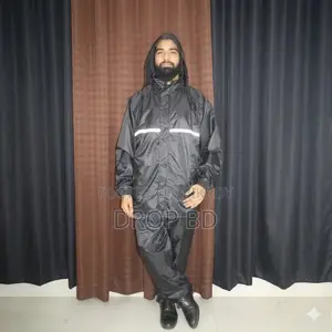ওয়াটারপ্রুফ ডাবল পার্ট রেইনকোট এবং প্যান্ট ( BlACK)