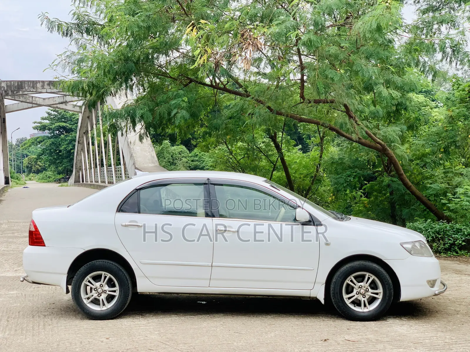 Toyota Corolla Sedan 2005 White