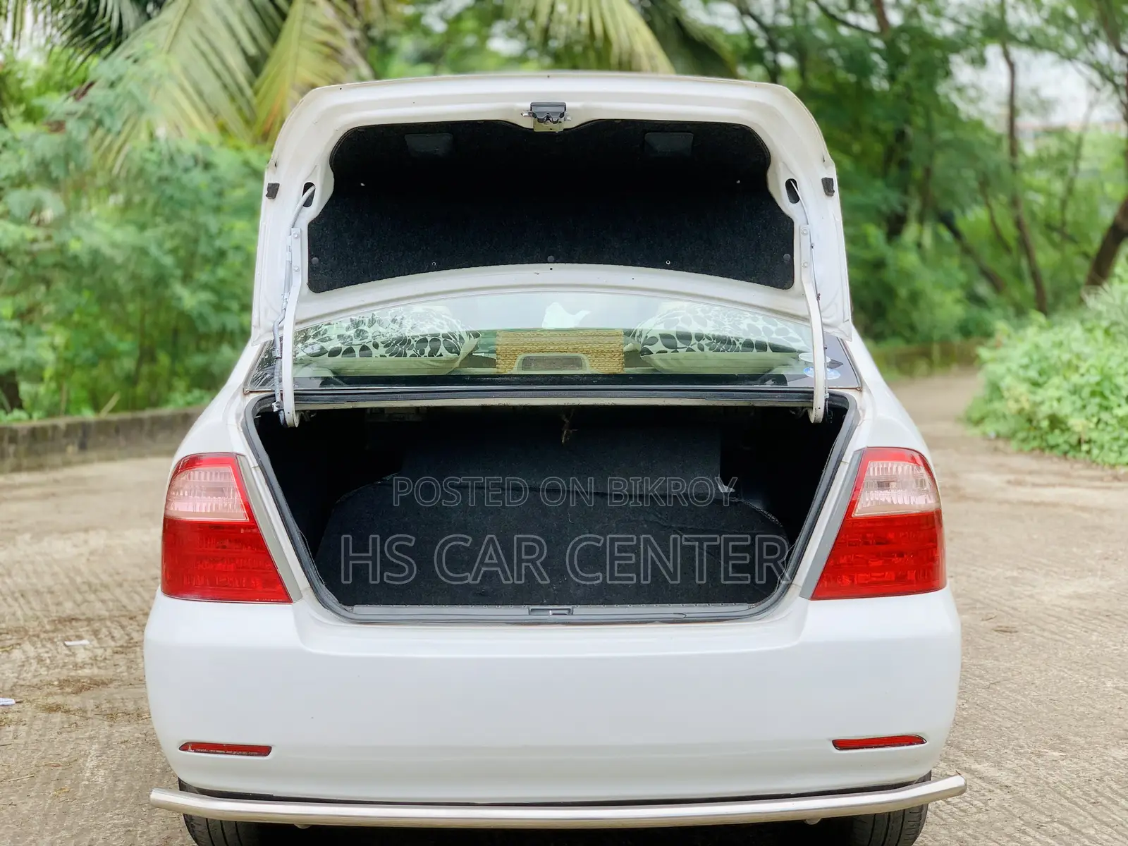 Toyota Corolla Sedan 2005 White