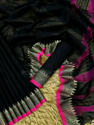 ব্লাউজ পিসসহ আকর্ষণীয় তাঁতের শাড়ি