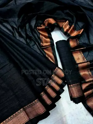 ব্লাউজ পিসসহ আকর্ষণীয় তাঁতের শাড়ি