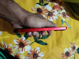 Apple iPhone 13 128 GB Red