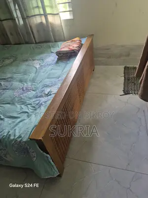 সেমি খাট৷ ৫' ৭ '