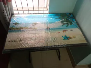 টেবিলে বিক্রি