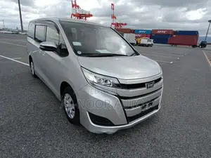 Toyota Noah 2021 Silver