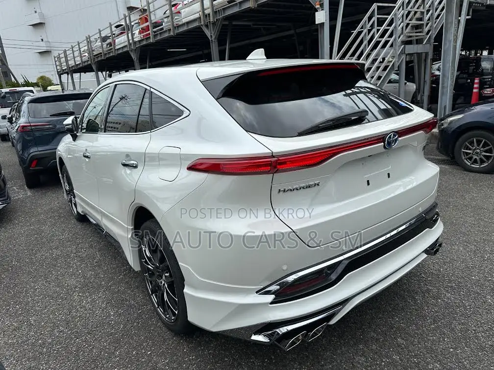 Toyota Harrier 2.5 Hybrid 4WD 2021 Pearl