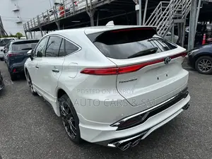 Toyota Harrier 2.5 Hybrid 4WD 2021 Pearl