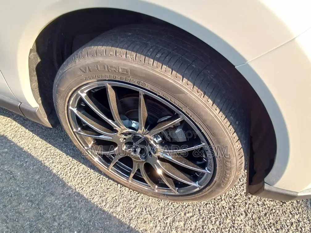 Toyota Harrier 2.5 Hybrid 4WD 2021 Pearl