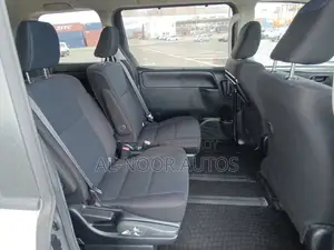 Toyota Noah 2021 Silver