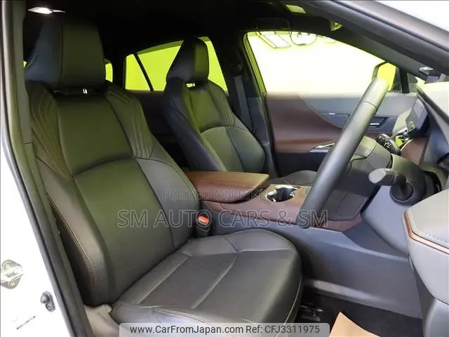 New Toyota Harrier Hybrid Z 2025 Pearl