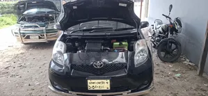 Toyota Vitz 1.3 AWD 3dr 2010 Black