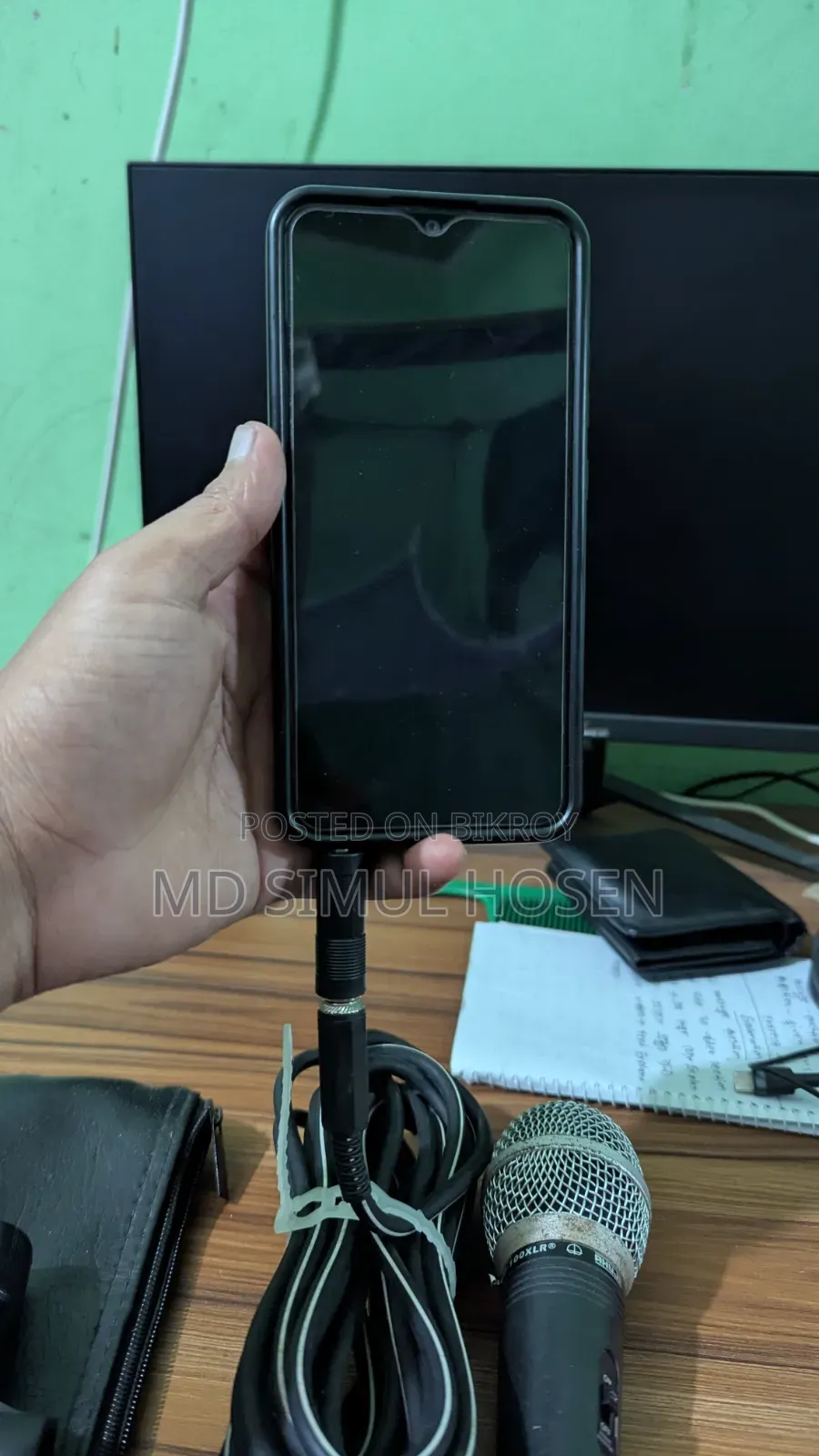 Ahuja 100 XLR Microphone