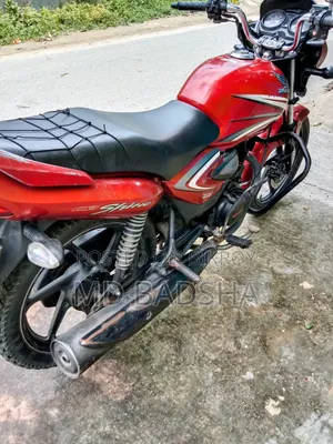 Honda CB 2015 Red
