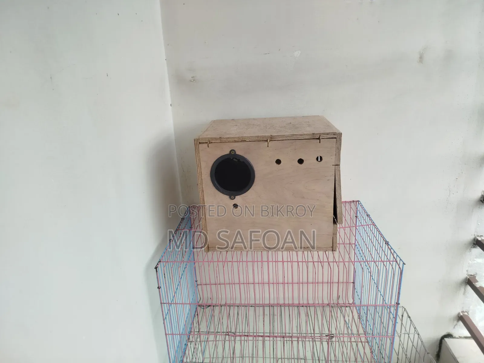 খাঁচা আর ব্রিডিং বক্স সেল করা হবে