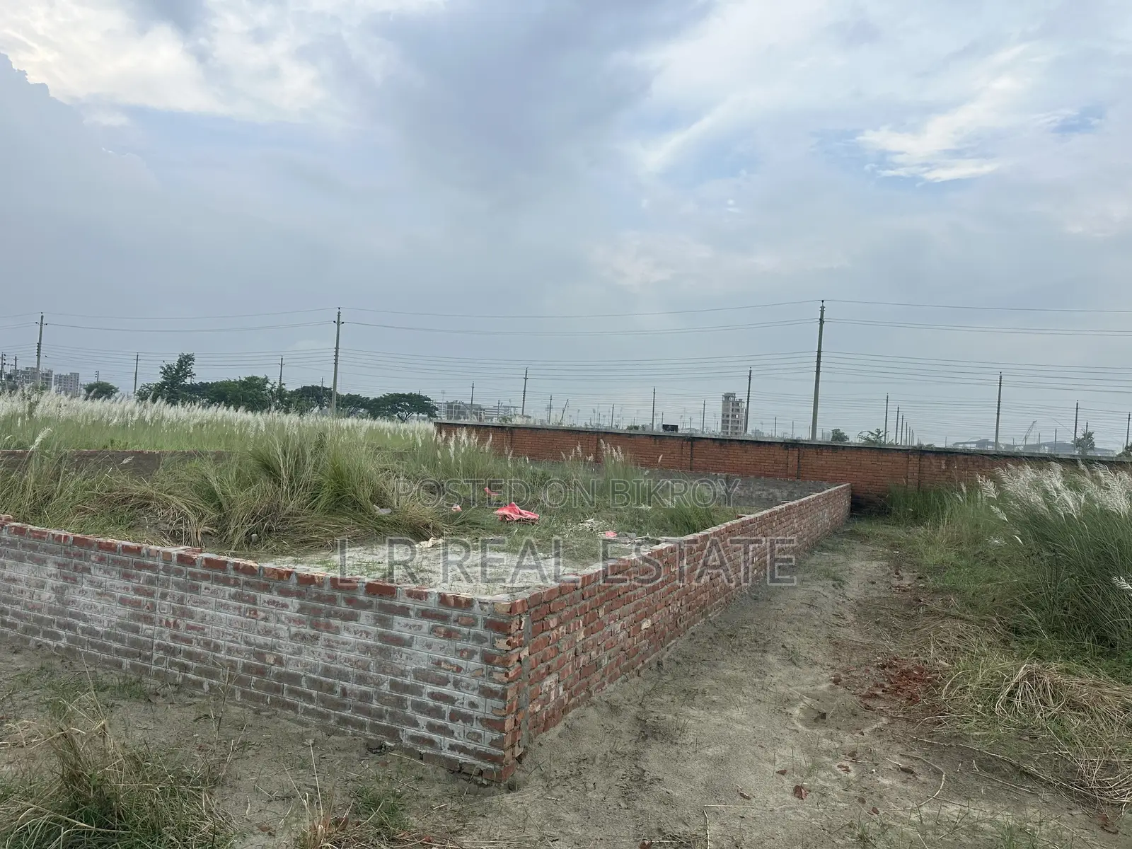 (৩+৩)=৬ কাঠা, পি-ব্লক, স্পোর্টস কমপ্লেক্সের কাছে, বসুন্ধরা আর/এ