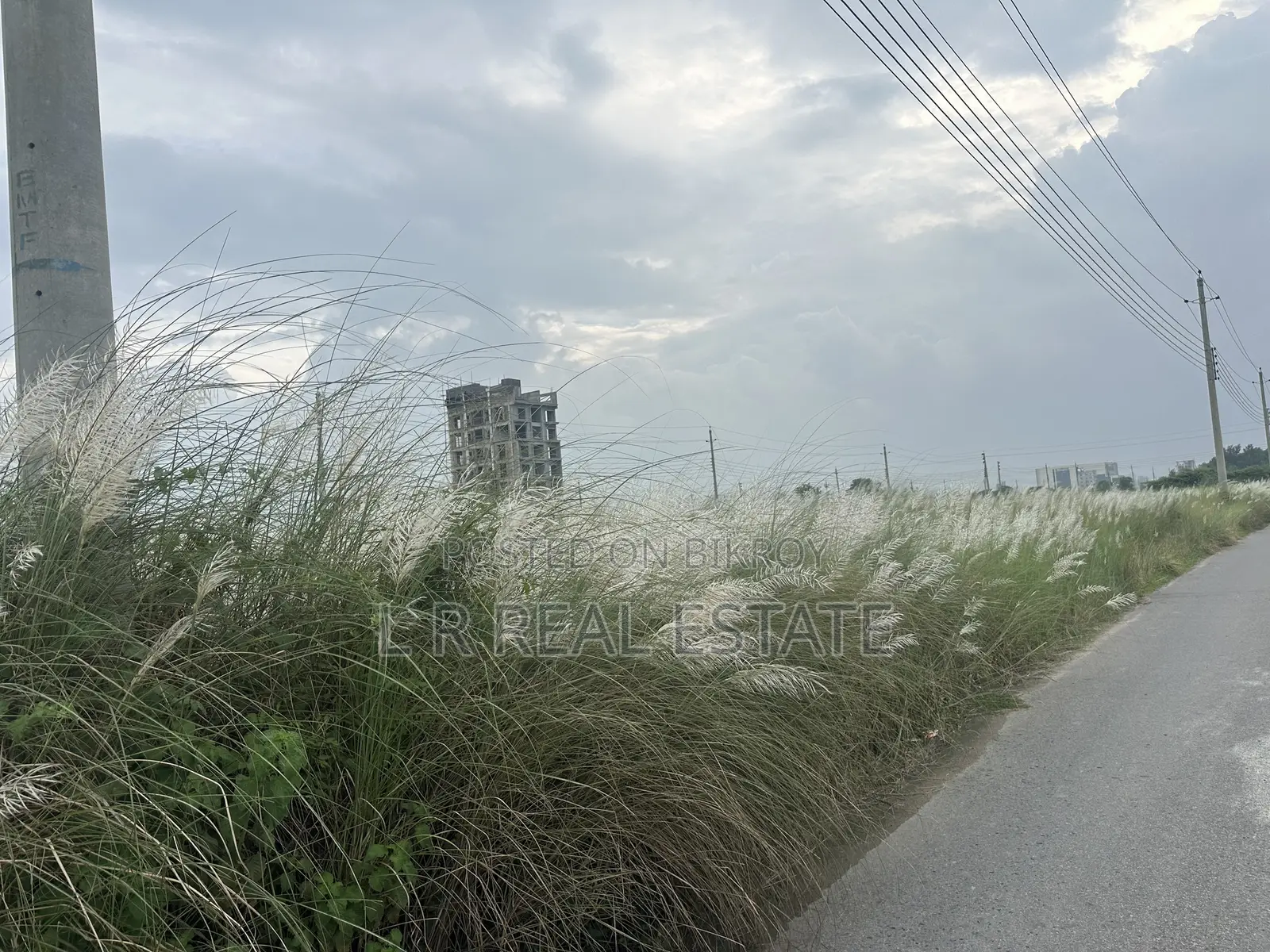 (৩+৩)=৬ কাঠা, পি-ব্লক, স্পোর্টস কমপ্লেক্সের কাছে, বসুন্ধরা আর/এ