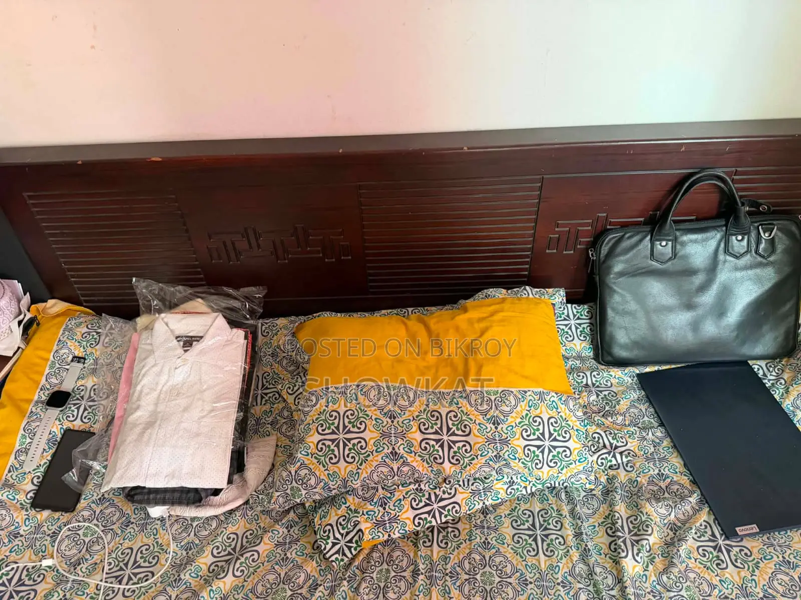 Bed 6 feet / 7 feet