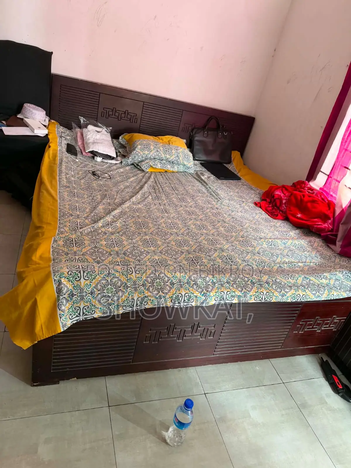 Bed 6 feet / 7 feet