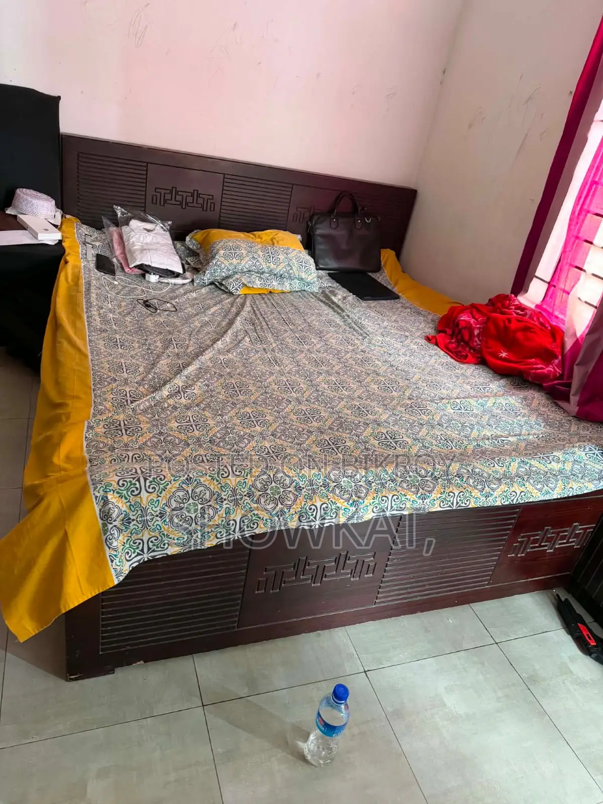 Bed 6 feet / 7 feet