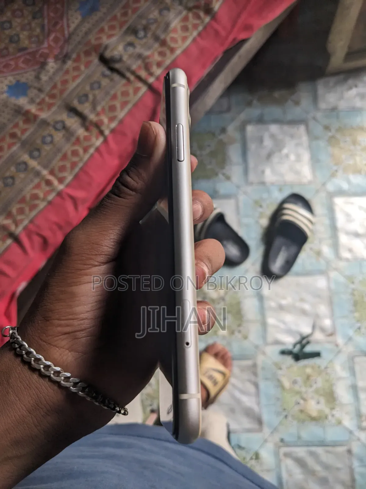 অ্যাপল আইফোন ১১ ৬৪ জিবি হোয়াইট