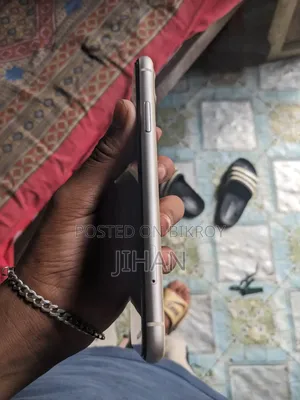 অ্যাপল আইফোন ১১ ৬৪ জিবি হোয়াইট