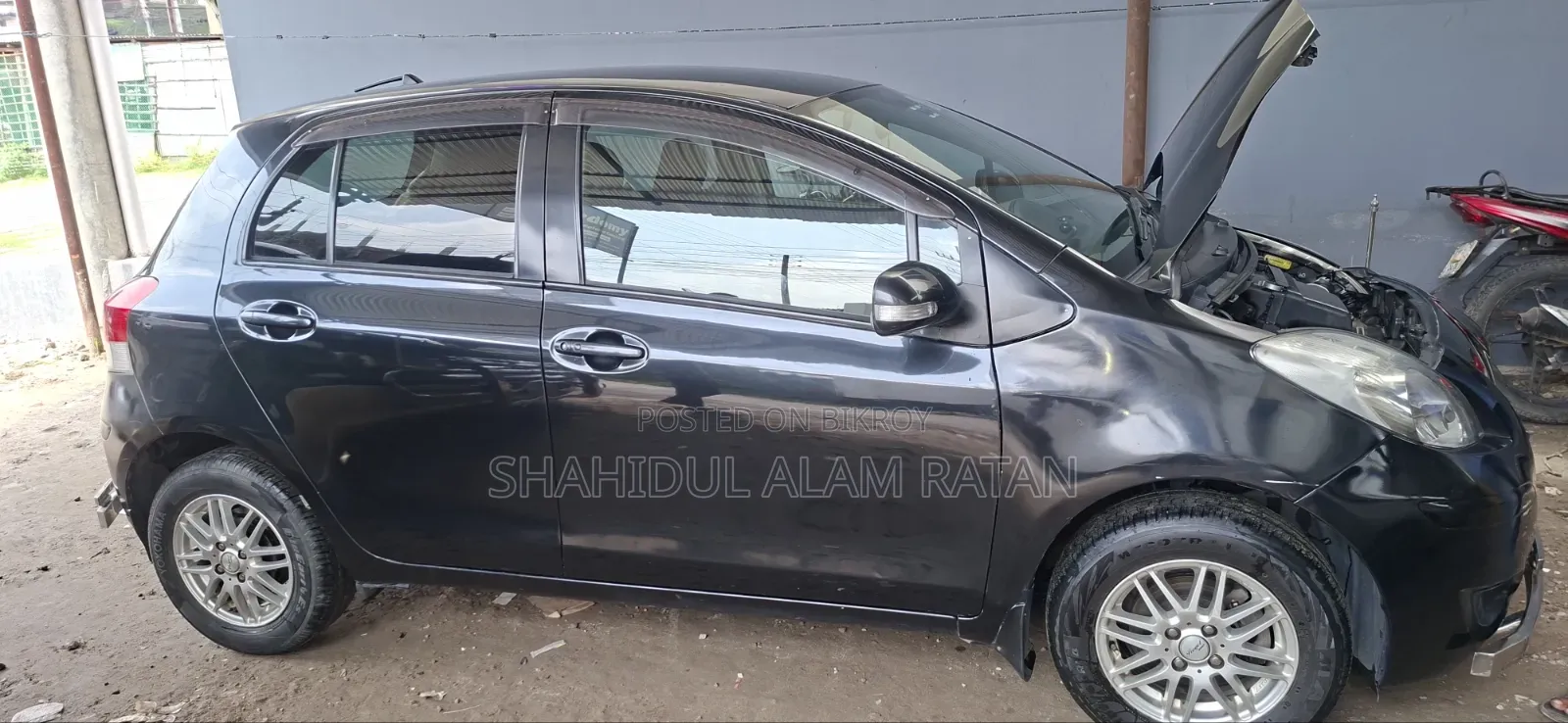 Toyota Vitz 1.3 AWD 3dr 2010 Black