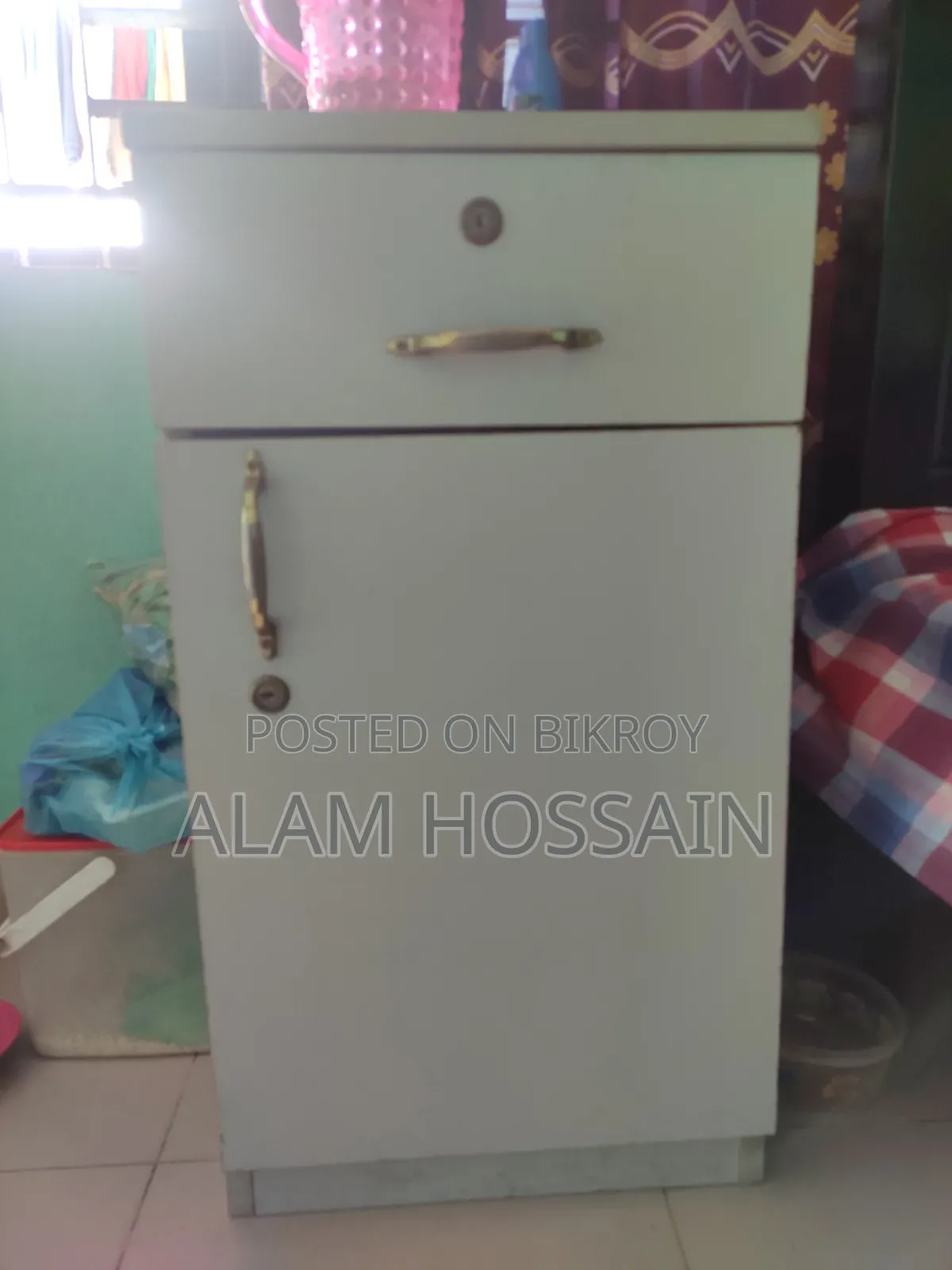 একটি ভালো মানের প্রিমিয়াম বাক্স-ড্রয়ার বিক্রি হবে।