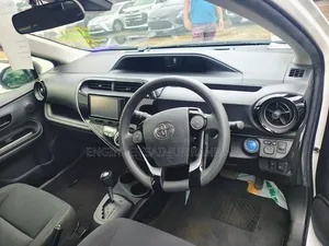 Toyota Aqua 2021 Pearl