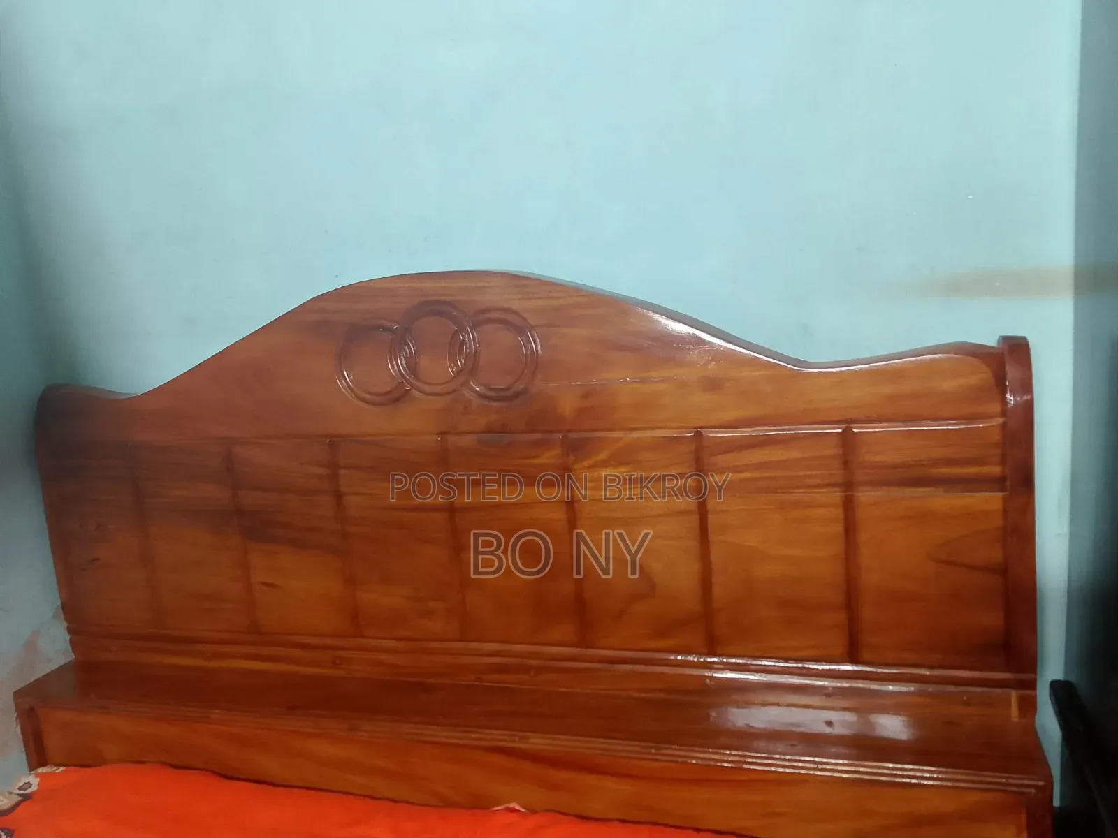 সিরিস কাঠের খাট